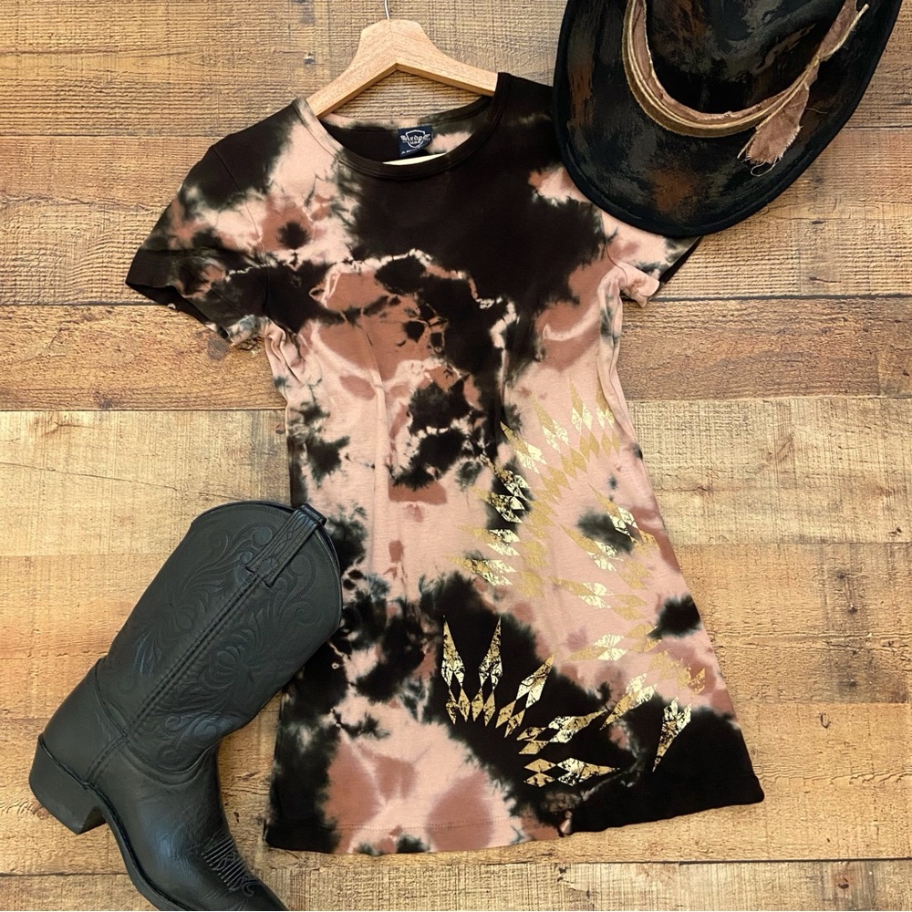 Tie-Dye Short Sleeve Top Dark Brown with Distressed Gold Graphics